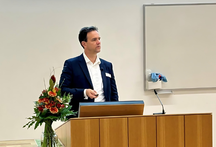 Das Foto zeigt Prof. Dr. med. Jochen Seitz