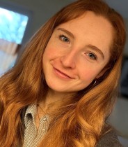 Das Foto zeigt die Pflegefachexpertin Louisa Martha Hagenbrock