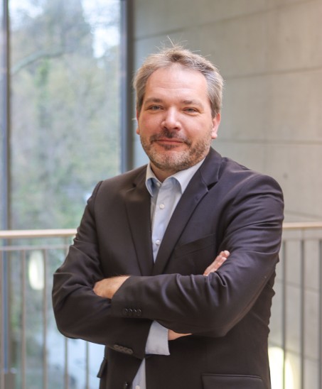 Das Foto zeigt Univ.-Prof. Dr. M. Teufel