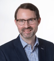 Das Foto zeigt den Leitenden Oberarzt Thomas Zwarg.